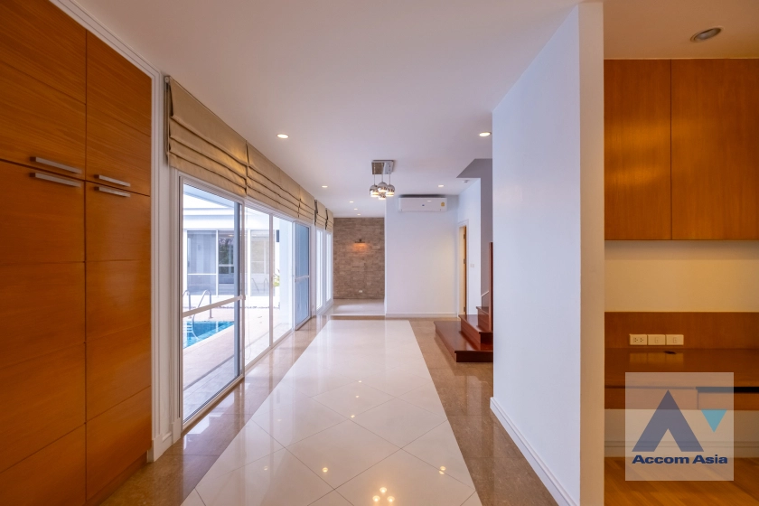 13  4 br House For Rent in Sukhumvit ,Bangkok BTS Thong Lo at Privacy and Peaceful AA40910