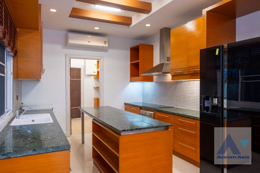 20  4 br House For Rent in Sukhumvit ,Bangkok BTS Thong Lo at Privacy and Peaceful AA40910