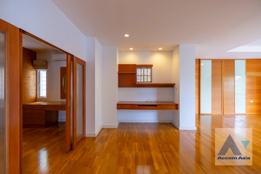 26  4 br House For Rent in Sukhumvit ,Bangkok BTS Thong Lo at Privacy and Peaceful AA40910