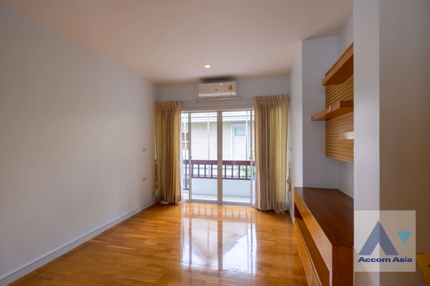 34  4 br House For Rent in Sukhumvit ,Bangkok BTS Thong Lo at Privacy and Peaceful AA40910