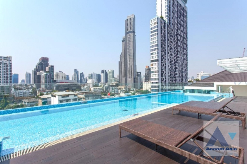 Big Balcony |  2 Bedrooms  Apartment For Rent in Sukhumvit, Bangkok  near BTS Ekkamai (AA40916)