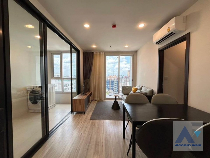  2 Bedrooms  Condominium For Rent in Ratchadapisek, Bangkok  near MRT Sutthisan (AA40922)