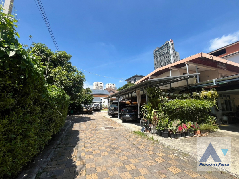  Land For Sale in Sukhumvit, Bangkok  (AA40936)