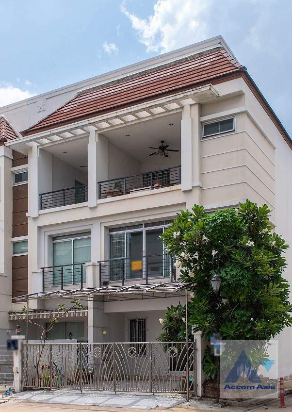  2  3 br House for rent and sale in Phaholyothin ,Bangkok  at Baan Klang Krung The Royal Vienna Ratchavipha-Ratchadaphisek AA40939