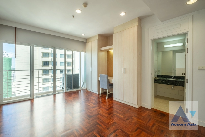 26  3 br Apartment For Rent in Sukhumvit ,Bangkok BTS Phrom Phong at Perfect for a big family AA40956