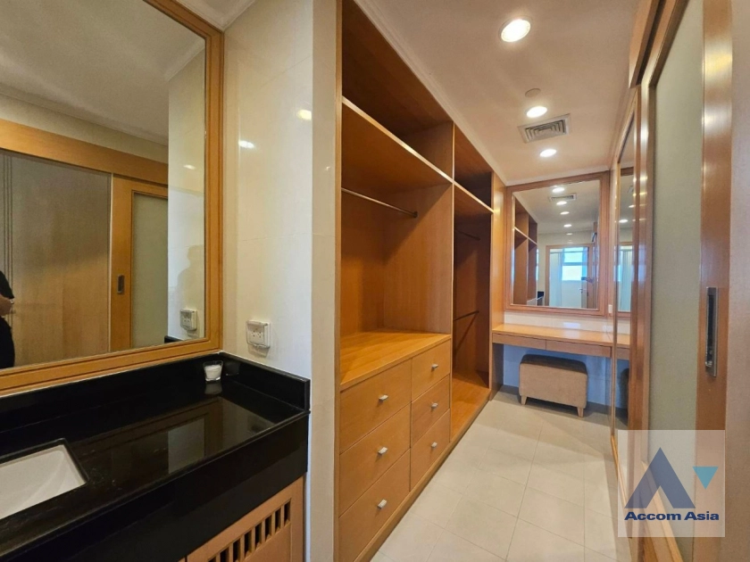 25  3 br Apartment For Rent in Sukhumvit ,Bangkok BTS Phrom Phong at High-quality facility AA40961