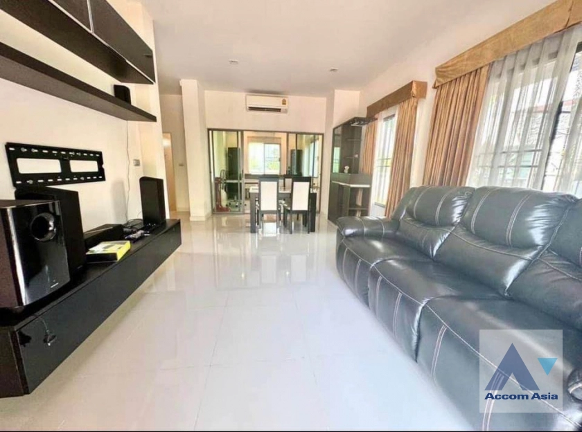 4  4 br House For Rent in Samutprakan ,Samutprakan  at House AA40964