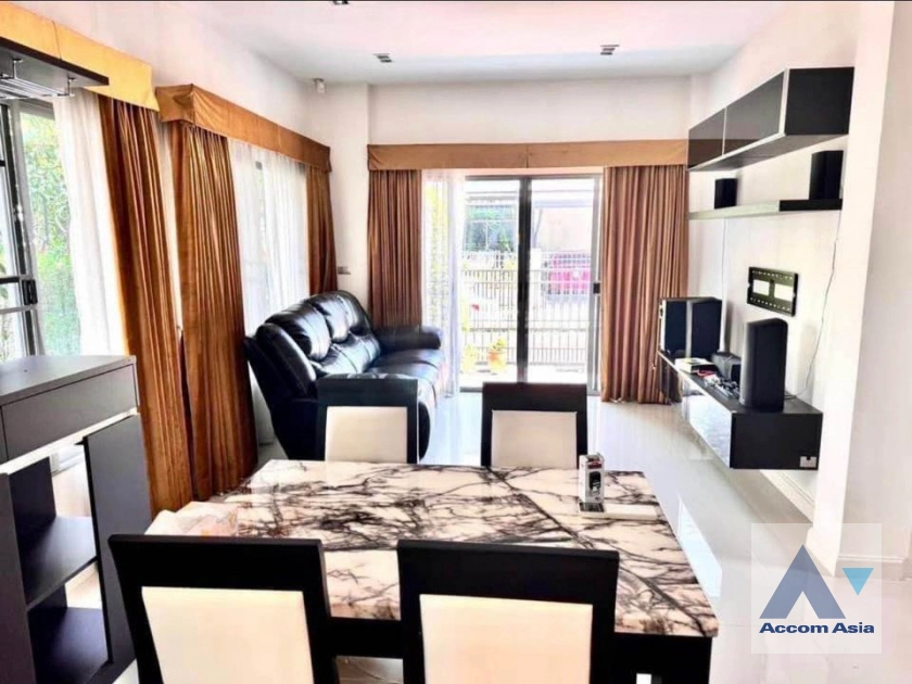  1  4 br House For Rent in Samutprakan ,Samutprakan  at House AA40964