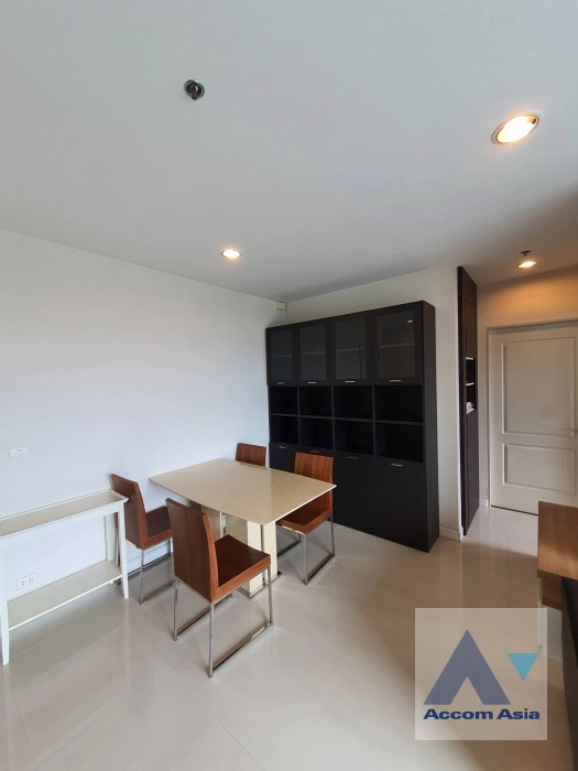  1  2 br Condominium For Rent in Charoennakorn ,Bangkok BTS Krung Thon Buri at Q House Condo Sathon AA40980