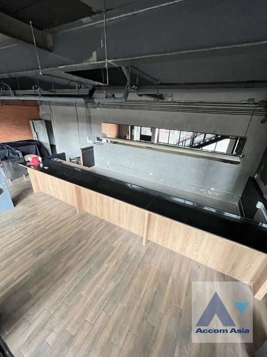 14  Retail / Showroom For Rent in sukhumvit ,Bangkok BTS Ekkamai AA40988