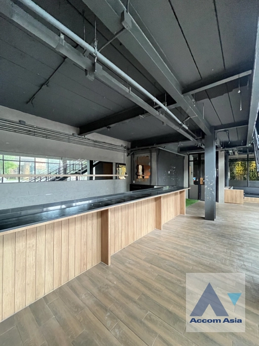 13  Retail / Showroom For Rent in sukhumvit ,Bangkok BTS Ekkamai AA40988