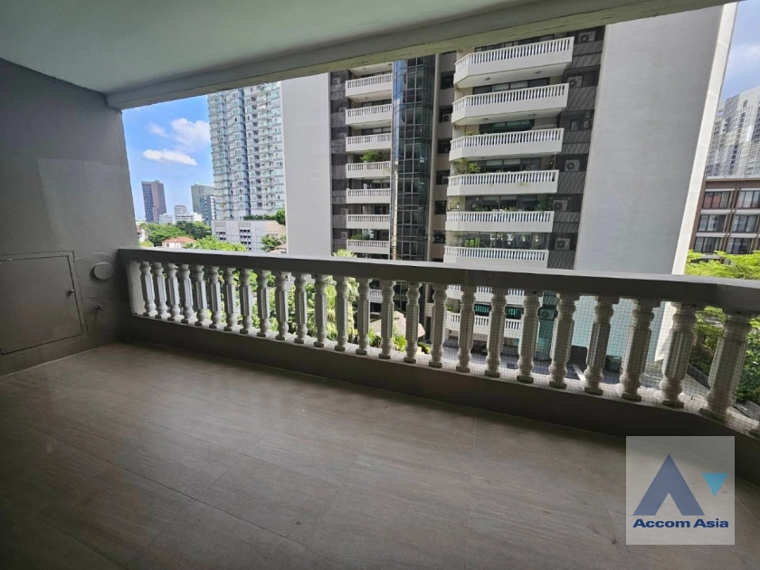 32  3 br Apartment For Rent in Sukhumvit ,Bangkok BTS Phrom Phong at Family Size Desirable AA40990