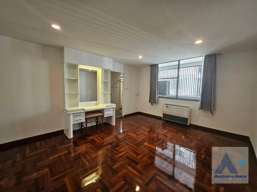 22  3 br Apartment For Rent in Sukhumvit ,Bangkok BTS Phrom Phong at Family Size Desirable AA40990