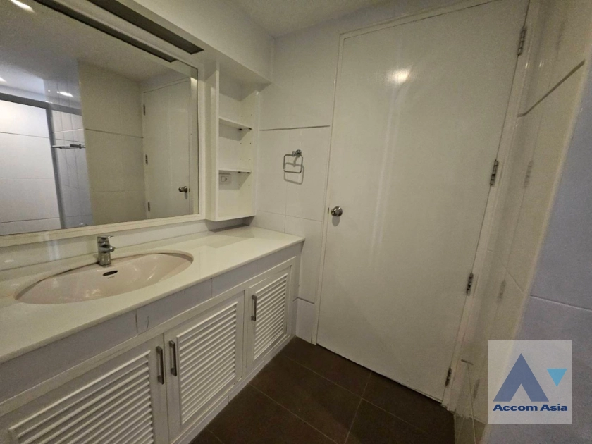 30  3 br Apartment For Rent in Sukhumvit ,Bangkok BTS Phrom Phong at Family Size Desirable AA40990