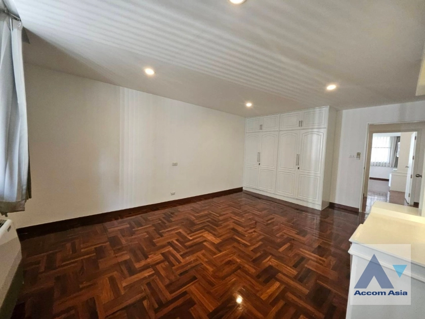 24  3 br Apartment For Rent in Sukhumvit ,Bangkok BTS Phrom Phong at Family Size Desirable AA40990