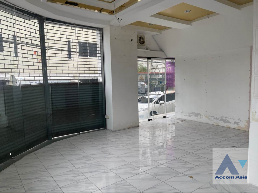 6  Shophouse For Rent in Sukhumvit ,Bangkok BTS On Nut AA41007