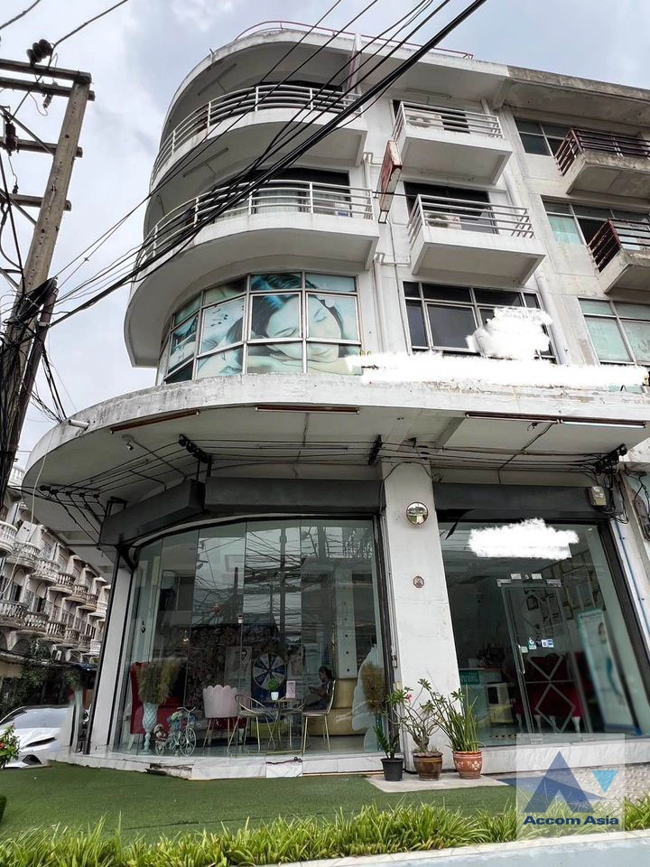  Shophouse For Rent in Sukhumvit, Bangkok  near BTS On Nut (AA41007)