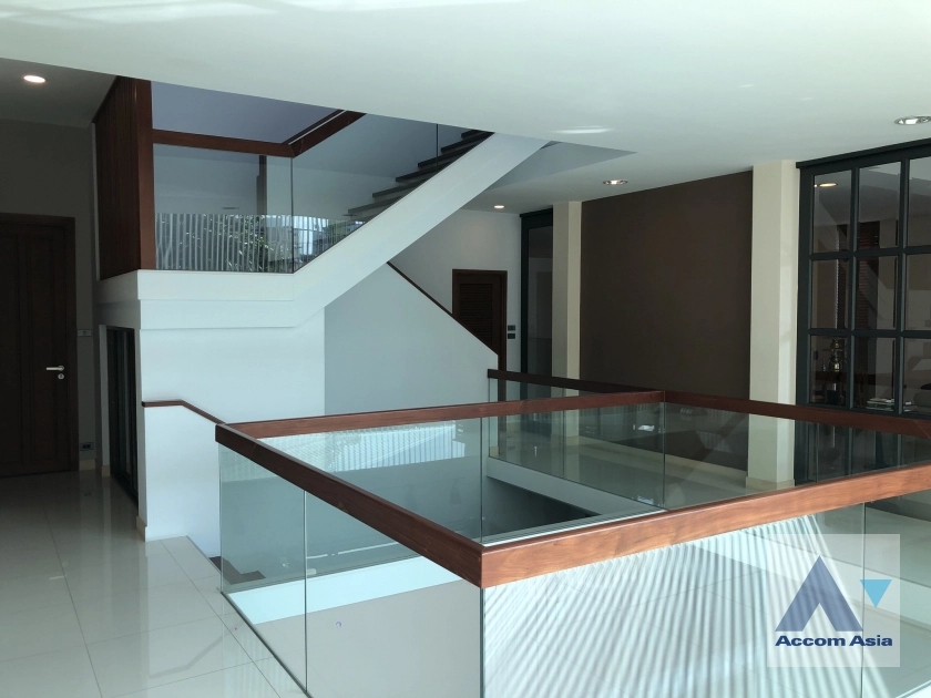 11  4 br House For Sale in pattanakarn ,Bangkok  AA41012