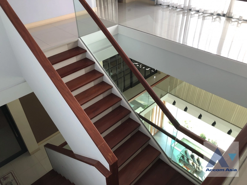 10  4 br House For Sale in pattanakarn ,Bangkok  AA41012