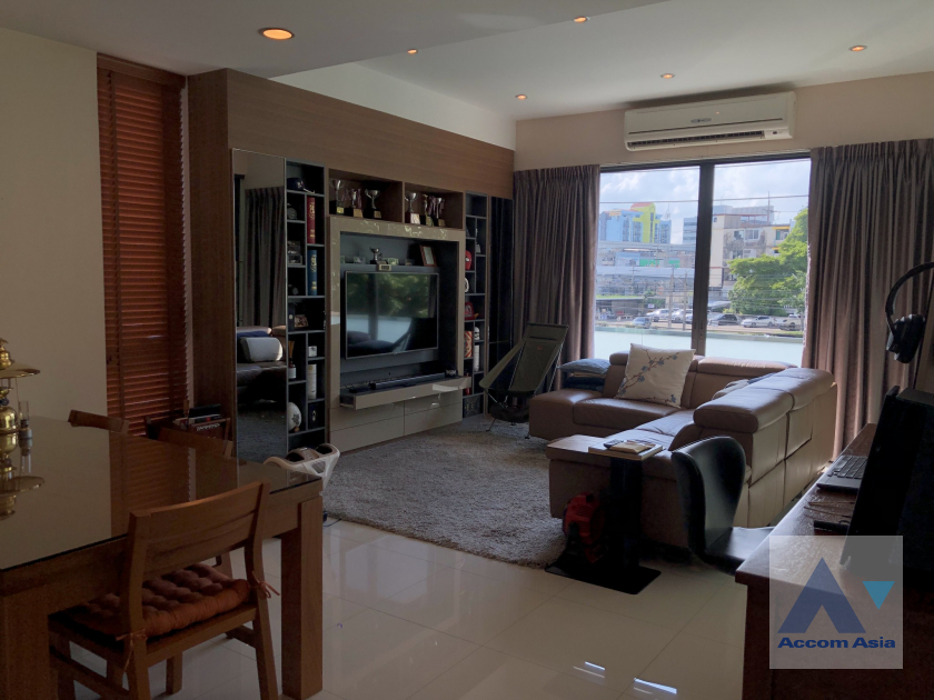 Home Office |  4 Bedrooms  House For Sale in Pattanakarn, Bangkok  (AA41012)