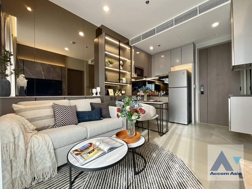  1 Bedroom  Condominium For Sale in Phaholyothin, Bangkok  near BTS Victory Monument (AA41018)