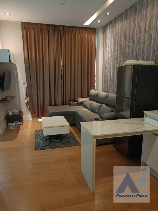  1 Bedroom  Condominium For Rent & Sale in Phaholyothin, Bangkok  (AA41027)