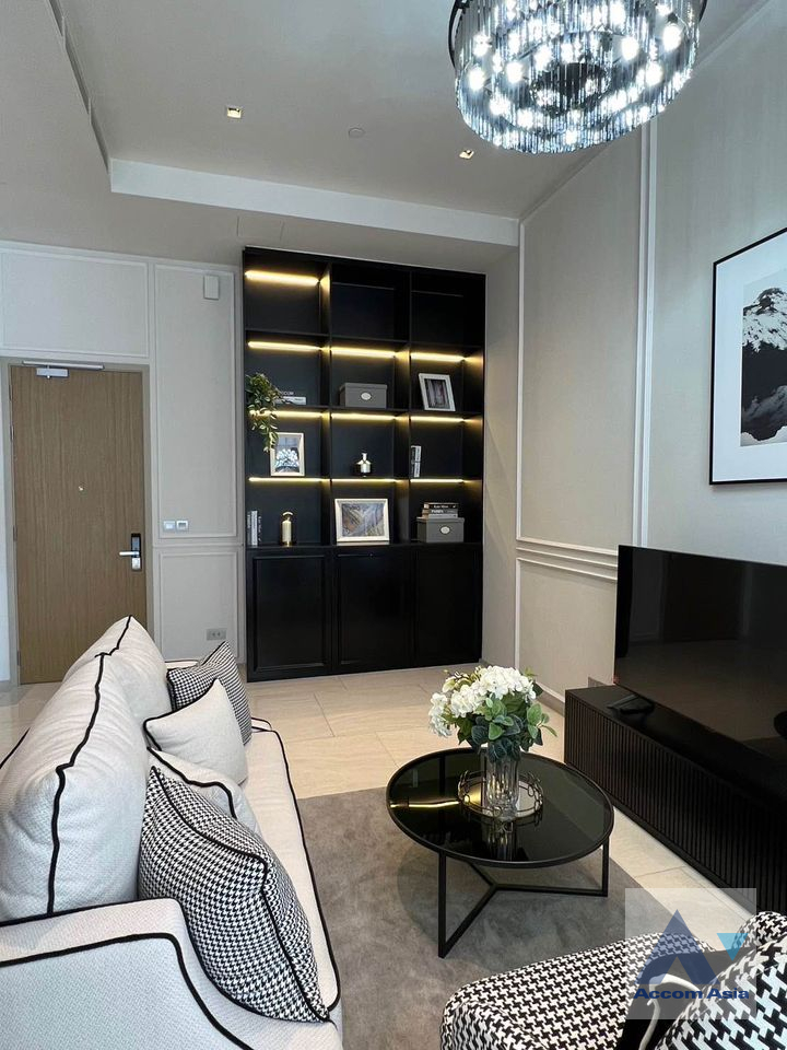 Fully Furnished |  2 Bedrooms  Condominium For Rent in Silom, Bangkok  near BTS Chong Nonsi (AA41029)