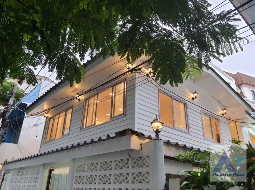  2  3 br House For Rent in sathorn ,Bangkok BRT Nararam 3 AA41032