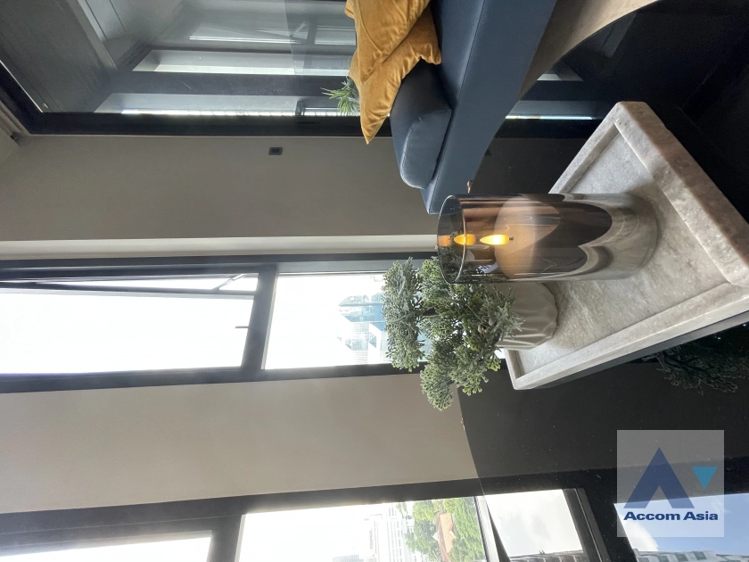  1 Bedroom  Condominium For Rent in Sathorn, Bangkok  near BTS Chong Nonsi (AA41034)