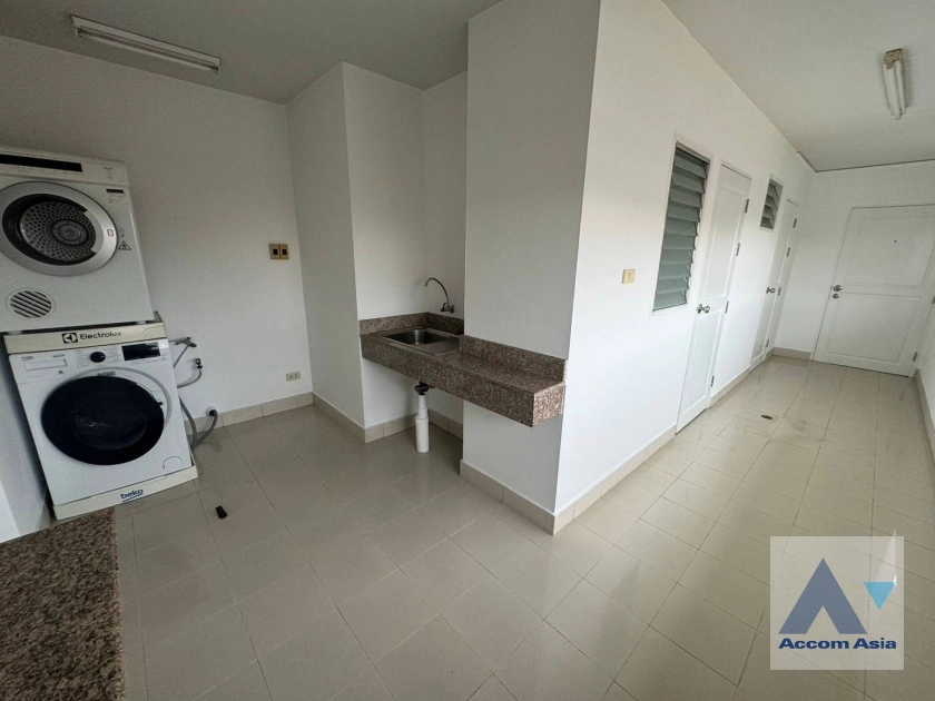 11  3 br Apartment For Rent in Sathorn ,Bangkok BTS Sala Daeng - MRT Lumphini at Secluded Ambiance AA41039