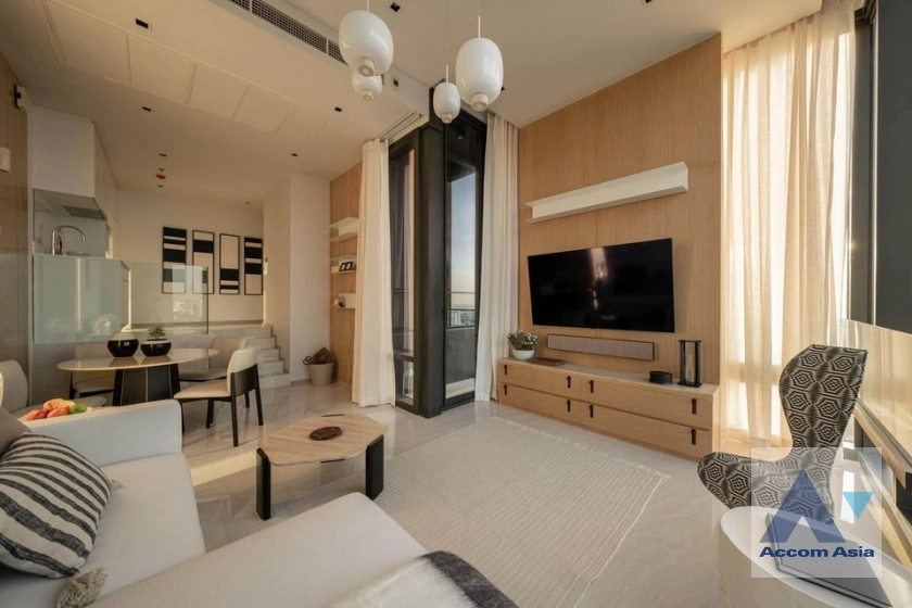  2 Bedrooms  Condominium For Rent in Silom, Bangkok  near BTS Chong Nonsi (AA41042)