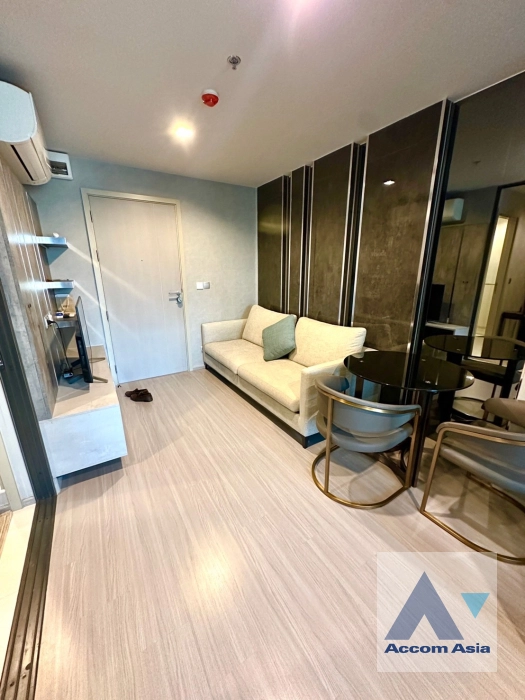  1 Bedroom  Condominium For Sale in Phaholyothin, Bangkok  near BTS Mo-Chit (AA41047)