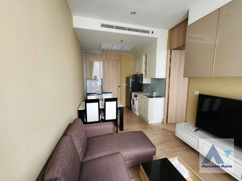  1 Bedroom  Condominium For Rent in Sukhumvit, Bangkok  near BTS Asok - MRT Sukhumvit (AA41048)