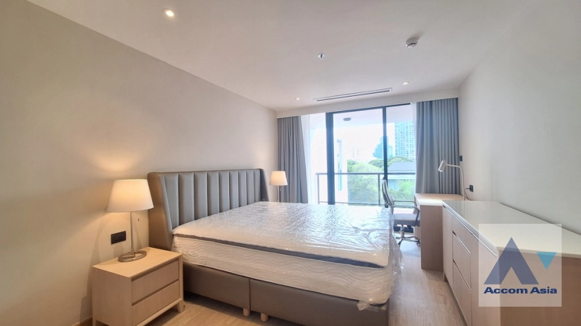 12  3 br Apartment For Rent in Sathorn ,Bangkok BTS Sala Daeng - MRT Lumphini at Children Dreaming Place - Garden AA41050