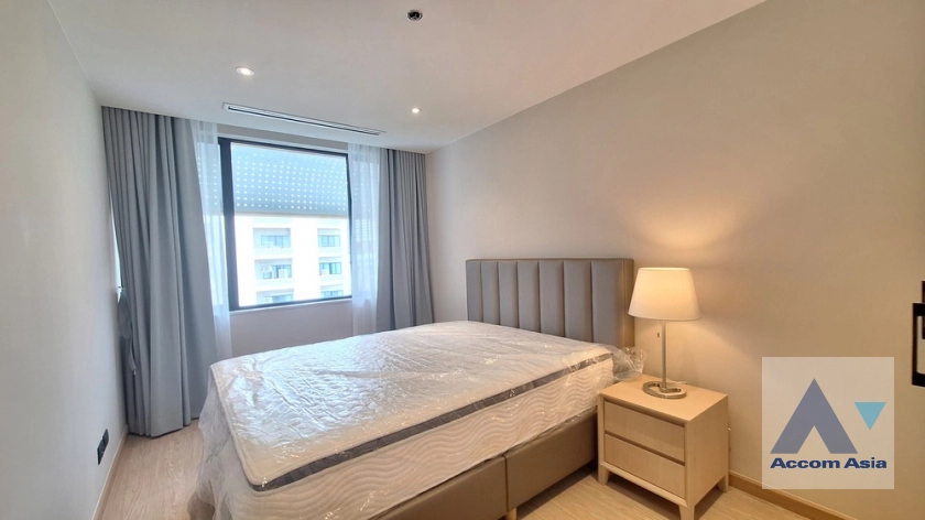 16  3 br Apartment For Rent in Sathorn ,Bangkok BTS Sala Daeng - MRT Lumphini at Children Dreaming Place - Garden AA41050