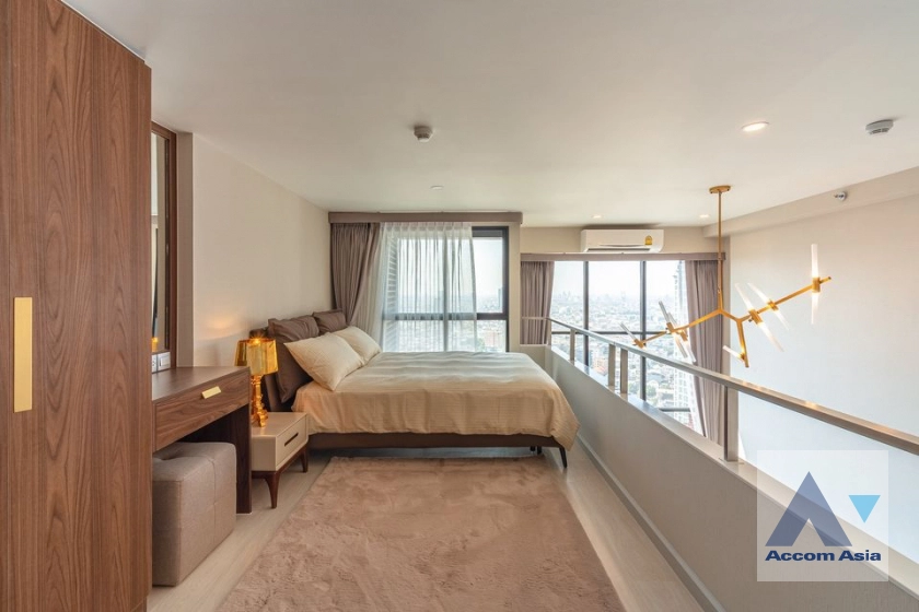 Duplex Condo |  1 Bedroom  Condominium For Rent in Sathorn, Bangkok  near BTS Chong Nonsi (AA41051)