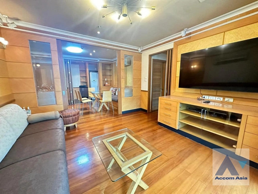 5  2 br Condominium For Sale in Ploenchit ,Bangkok BTS Chitlom at Baan Na Varang AA41052