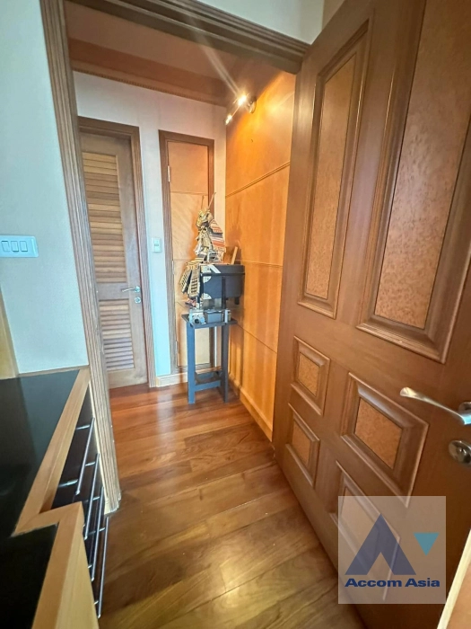 14  2 br Condominium For Sale in Ploenchit ,Bangkok BTS Chitlom at Baan Na Varang AA41052