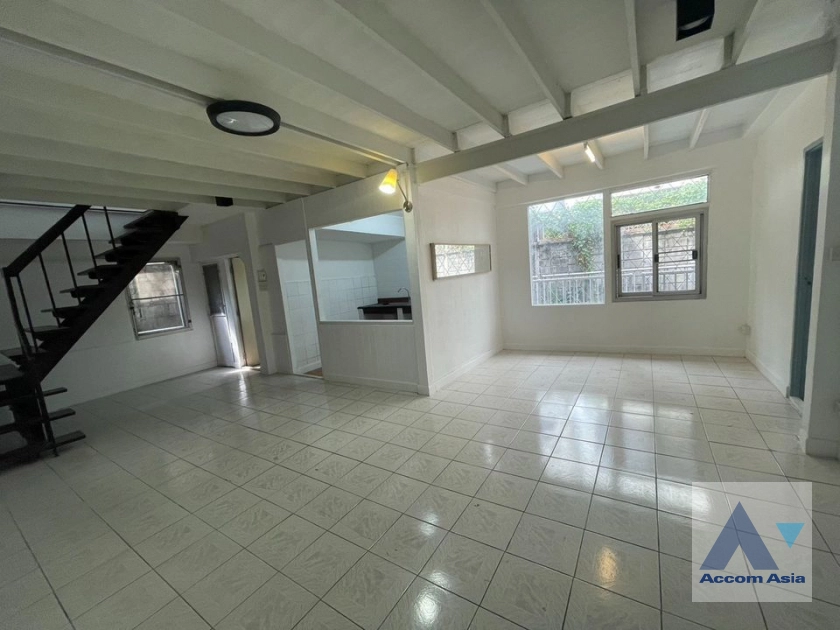  2 Bedrooms  House For Rent in Sathorn, Bangkok  (AA41066)