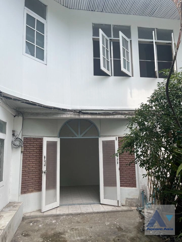 19  2 br House For Rent in sathorn ,Bangkok  AA41066