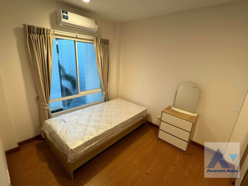 20  3 br Townhouse For Rent in Petchkasem ,Bangkok  at Baan Klang Muang Sathorn-Taksin 2 AA41067