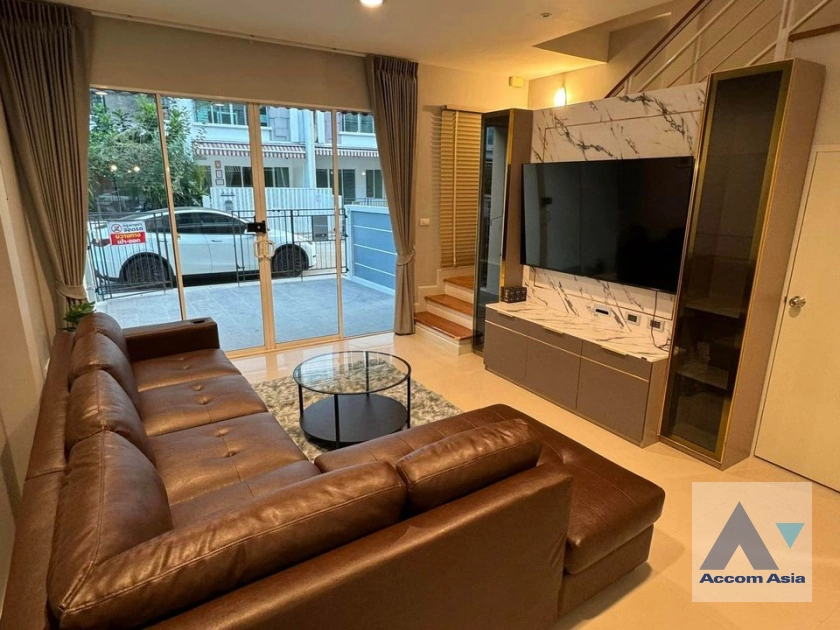 6  3 br Townhouse For Rent in Petchkasem ,Bangkok  at Baan Klang Muang Sathorn-Taksin 2 AA41067