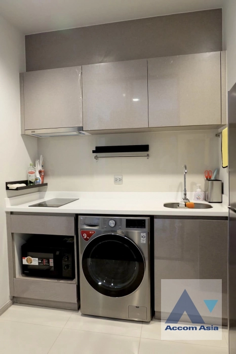  1 Bedroom  Condominium For Rent in Phaholyothin, Bangkok  near MRT Rama 9 (AA41072)