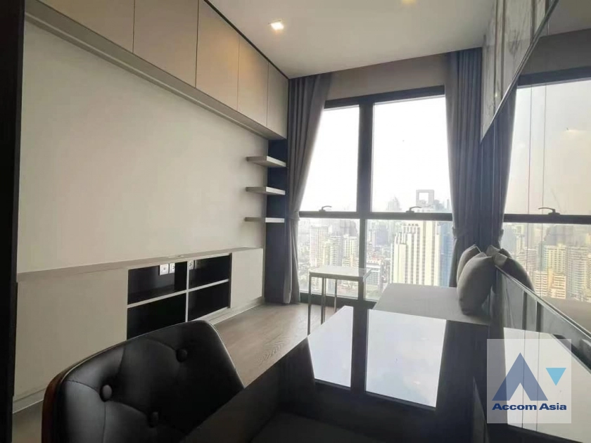  1 Bedroom  Condominium For Rent in Sukhumvit, Bangkok  near BTS Asok - MRT Sukhumvit (AA41073)