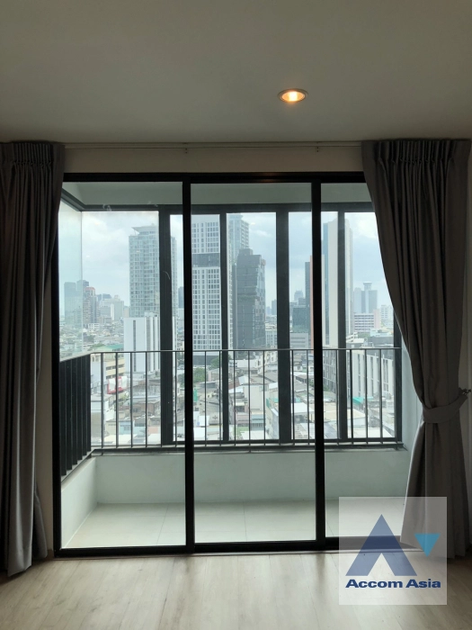  2 Bedrooms  Condominium For Sale in Silom, Bangkok  near MRT Sam Yan (AA41074)