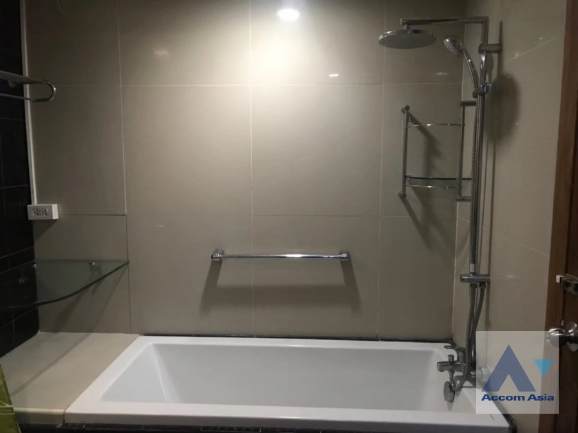  2 Bedrooms  Condominium For Rent in Sukhumvit, Bangkok  near BTS Nana (AA41086)