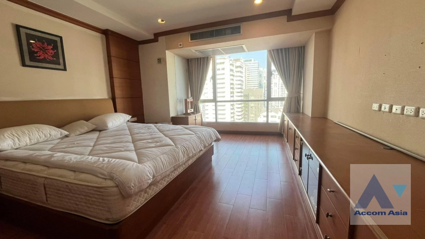  2 Bedrooms  Condominium For Rent in Sukhumvit, Bangkok  near BTS Nana (AA41086)