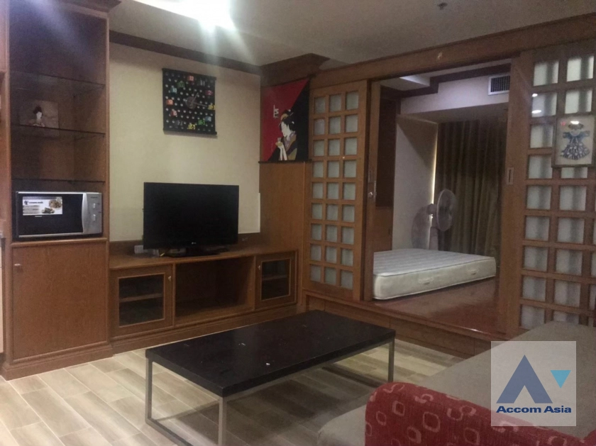  2 Bedrooms  Condominium For Rent in Sukhumvit, Bangkok  near BTS Nana (AA41086)