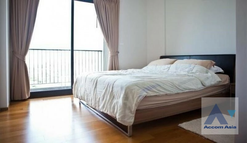  2 Bedrooms  Condominium For Rent in Phaholyothin, Bangkok  near BTS Ari (AA41087)