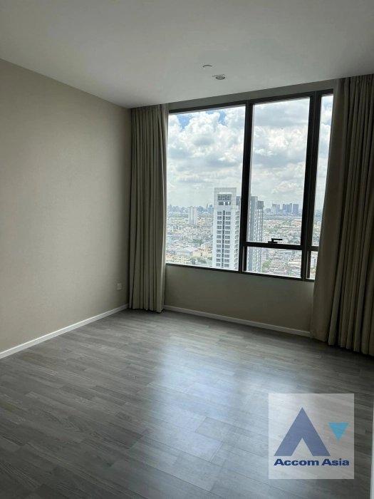  1 Bedroom  Condominium For Sale in Phaholyothin, Bangkok  (AA41092)